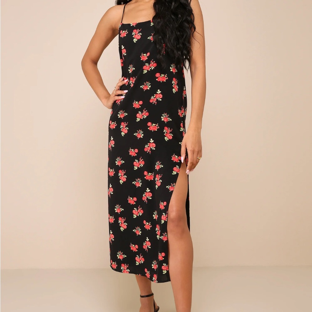 Lulu’s Black Floral Print Sleeveless Midi Dress